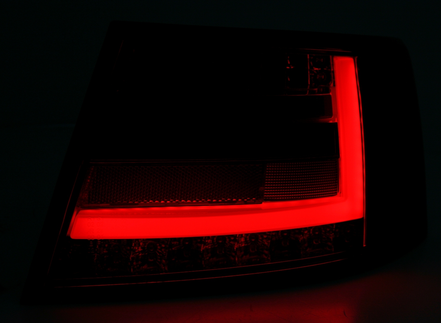 LightBar Rückleuchten für Audi A6 4F in Rot-Smoke