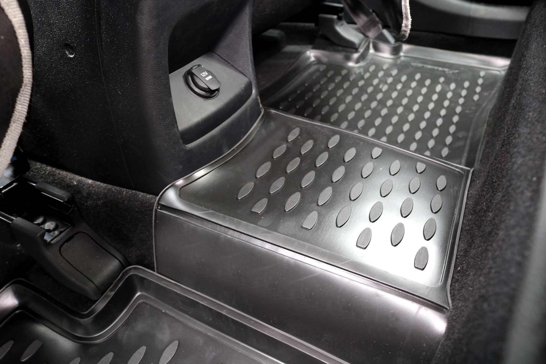 TPE Gummi Fußmatten für Ford Fiesta MK6