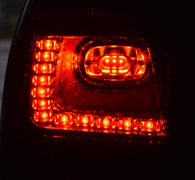 LED Rückleuchten Set für VW Polo 9N3 in Rot-Weiß