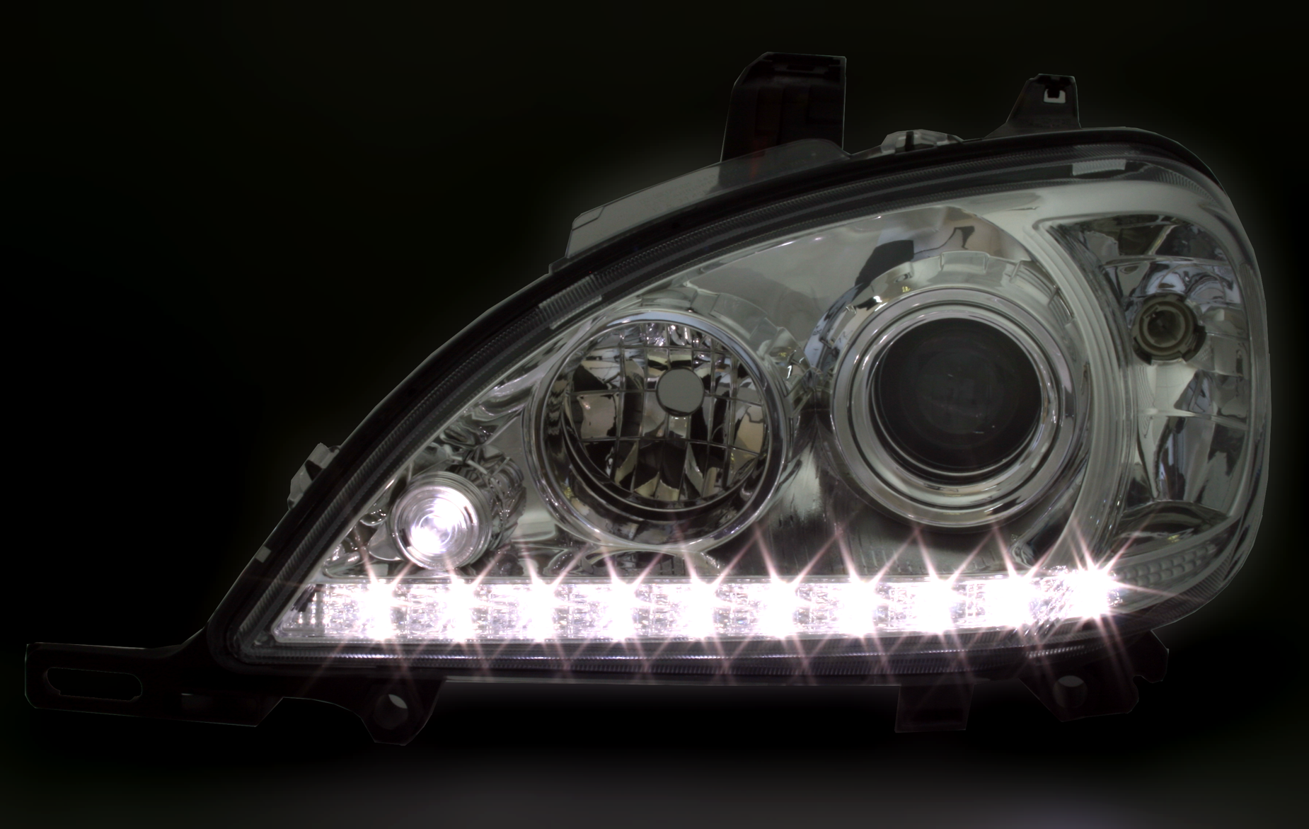 Scheinwerfer für Mercedes M-Klasse W163 in Chrom