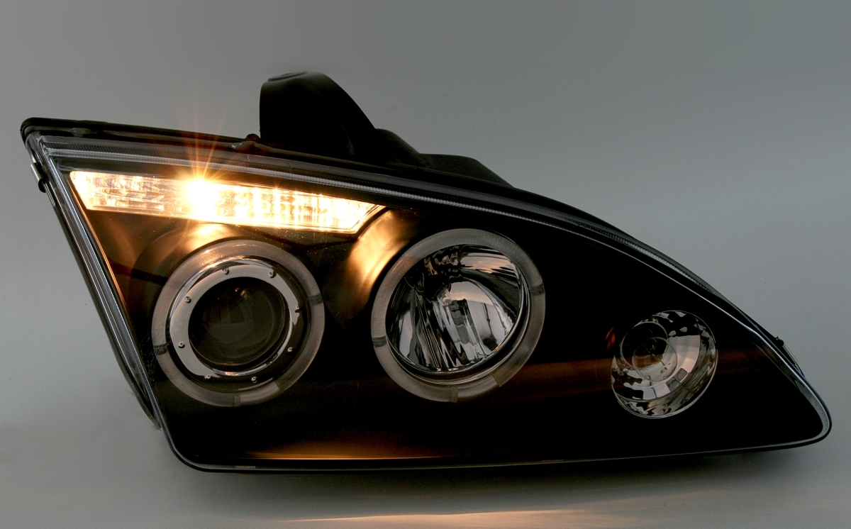 Angel Eyes Scheinwerfer für Ford Focus 2 in Schw.