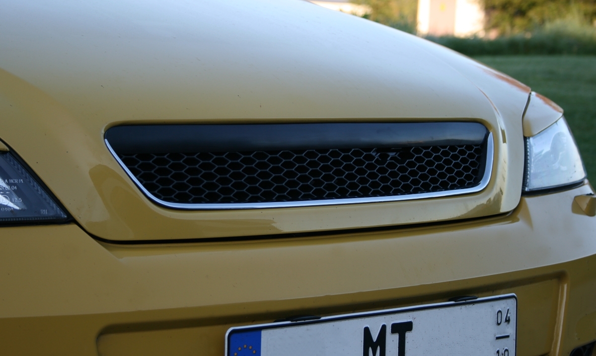 Grill ohne Emblem Opel Astra G / Schwarz mit Chrom