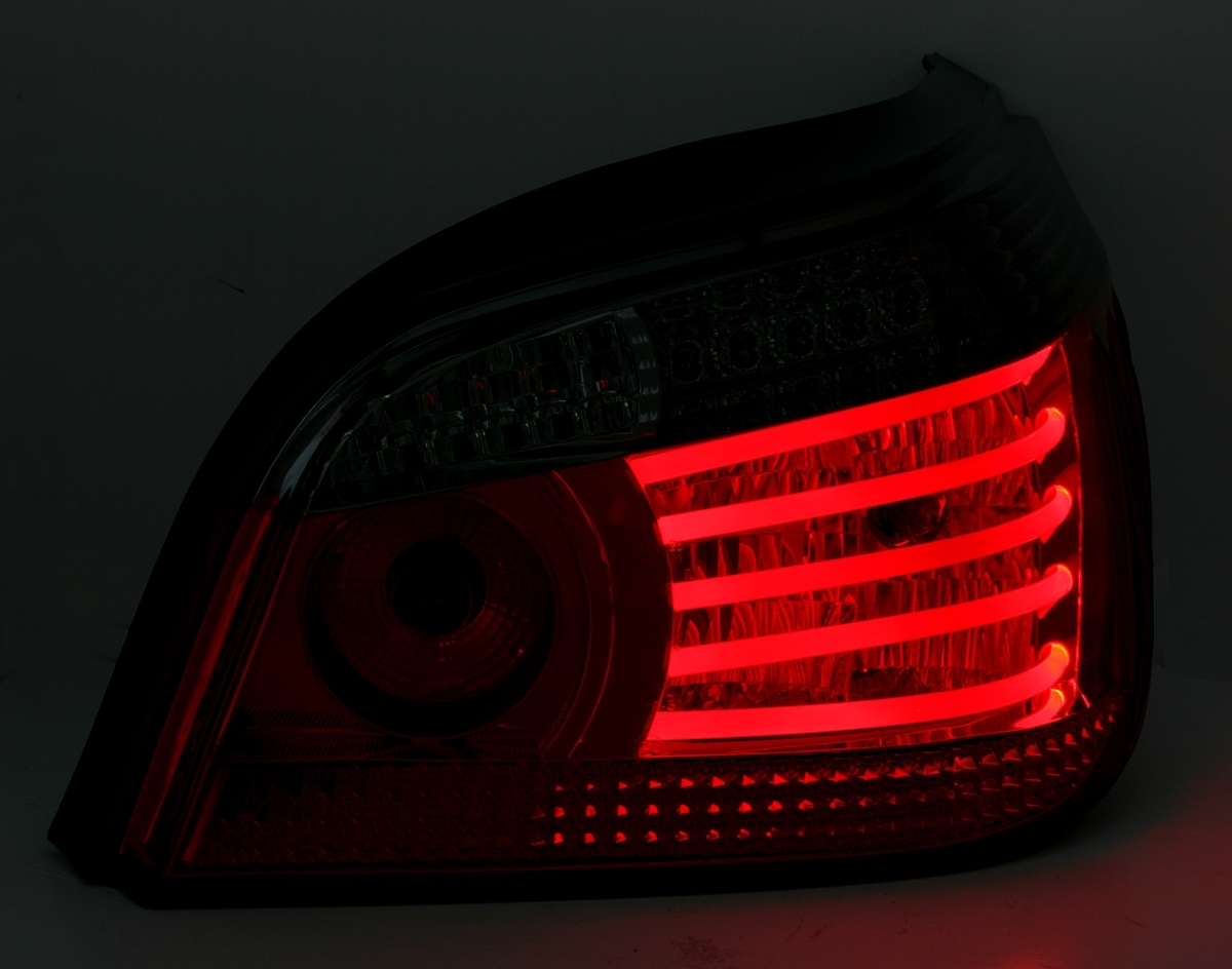 LED Rückleuchten für 5er BMW E60 Limo in Rot-Smoke