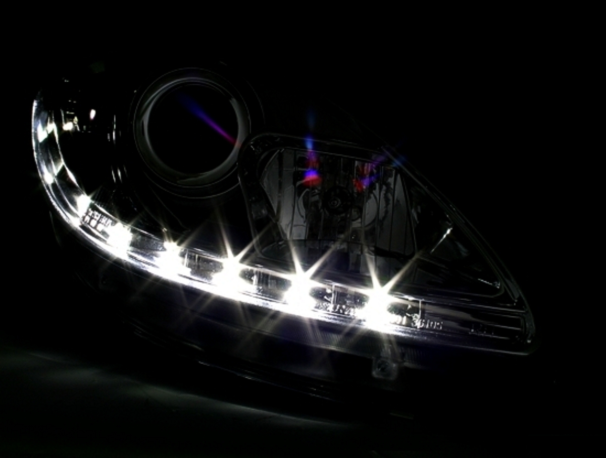 Scheinwerfer mit LED für Seat Leon in Chrom
