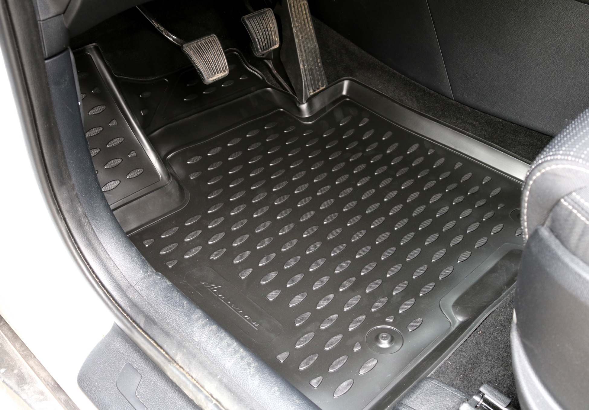 TPE Gummi Fußmatten für Ford Fiesta MK7 FL