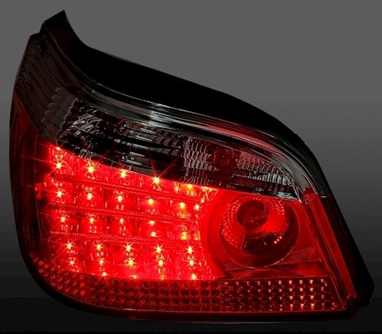 LED Rückleuchten für 5er BMW E60 in Rot-Smoke