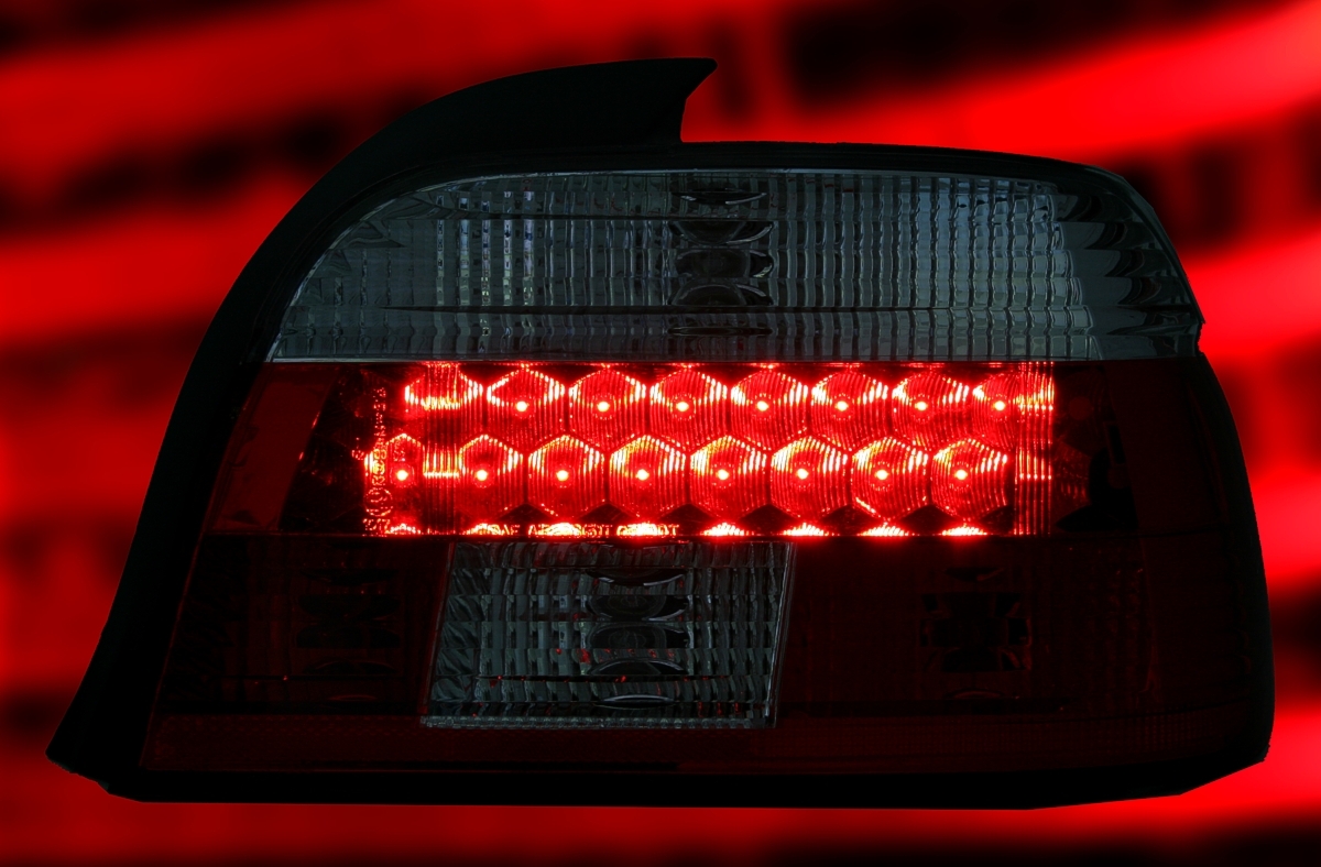 LED Rückleuchten für 5er BMW E39 Facelift in R/W
